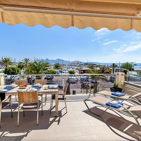 Apartment Modern Frontline With Sea Views